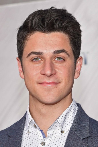 David Henrie — Max & Me cast